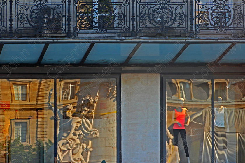 Statues and Mannequins 
 Paris, France 2014