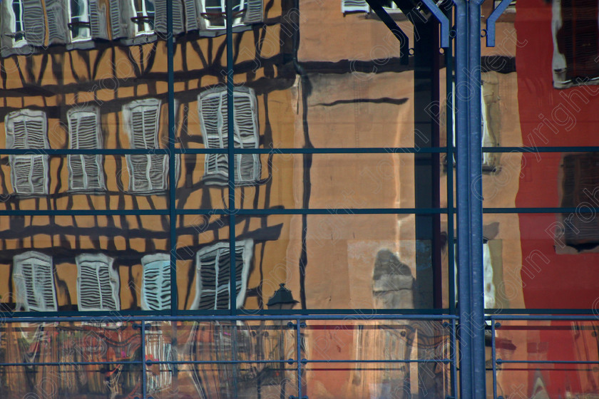 Distorted Windows 
 Strasbourg, France 2014